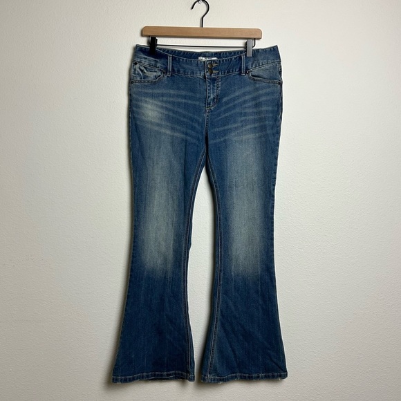 Free People Denim - Free People Flare Mid Rise Jeans Size 31